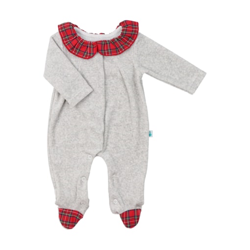 Babygrow cinzento em tecido laminado para bebé com gola e pés em padrão xadrez e molas de pressão à toda frente e no entre-pernas.