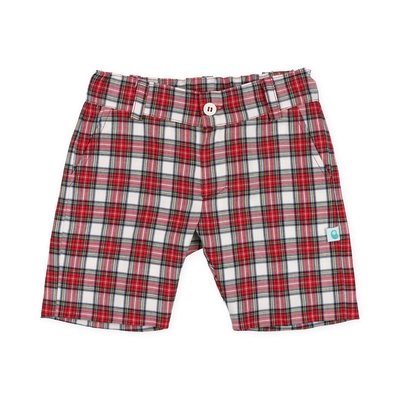Calções para bebé feitos em tecido xadrez de algodão de tons vermelhos. Apertam com um botão de madrepérola, têm bolsos e presilhas e a cintura ajusta com um botão interior. Têm forro de algodão branco.