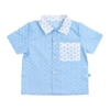 Camisa azul de pijama de verão para criança.