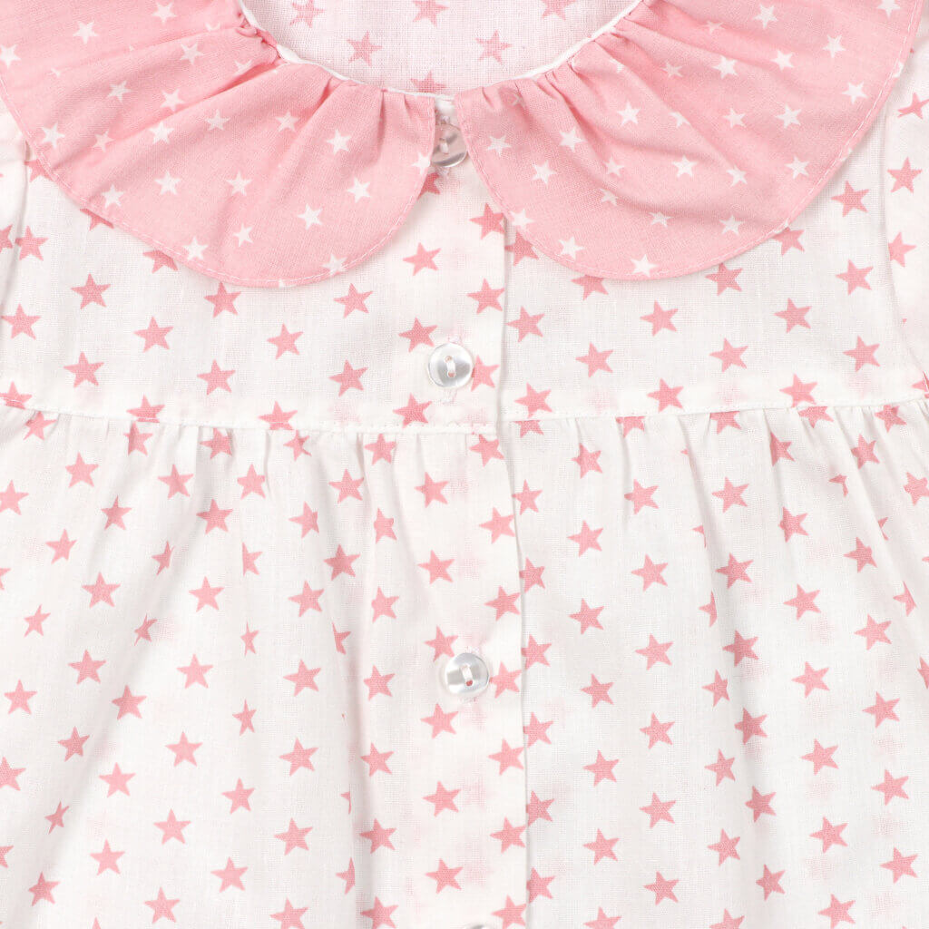 Gola rosa de pijama de verão para criança.