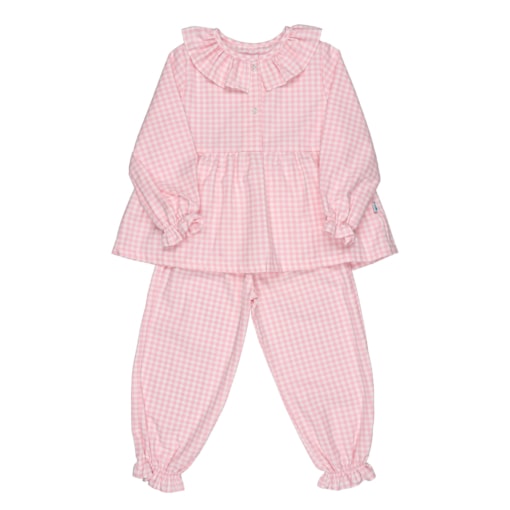 Pijama para bebé rosa com quadrados brancos feito por duas peças. A camisa tem manga comprida, gola redonda franzida e elástico nas mangas. As calças são feitas no mesmo tecido com franzido no tornozelo.