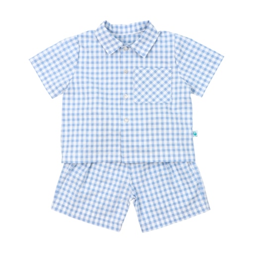 Pijama vichy azul/branco em tecido seersucker 100% algodão. 2 peças: calças com elástico, camisa tem bolso e abertura na frente. Dispensa ferro! Vista de frente.