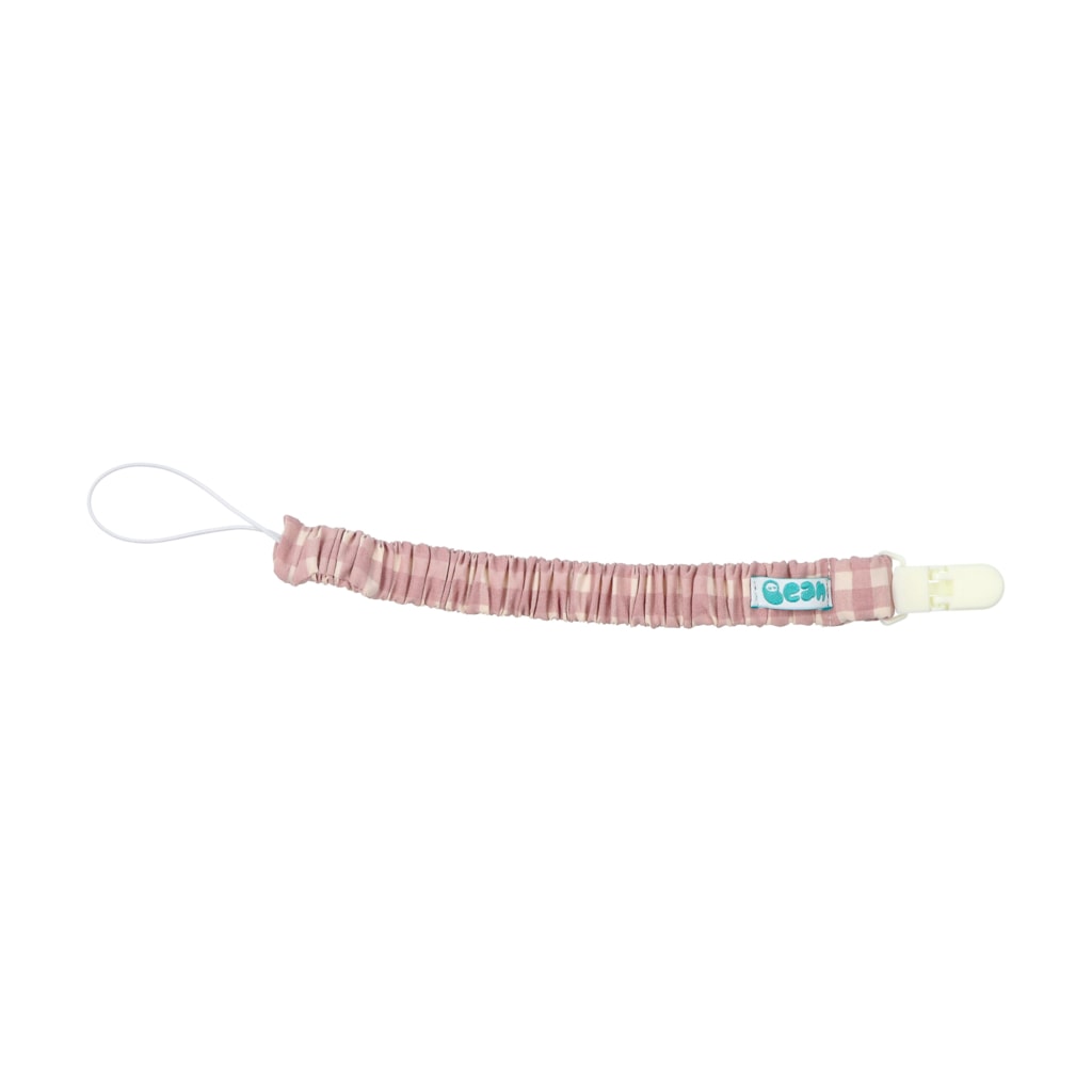 Porta chupetas vichy rosa e creme. Prático para guardar/pendurar a chupeta do bebé. Fecho branco de plástico - pode lavar-se na máquina! Vista de frente sem fundo nem callouts.