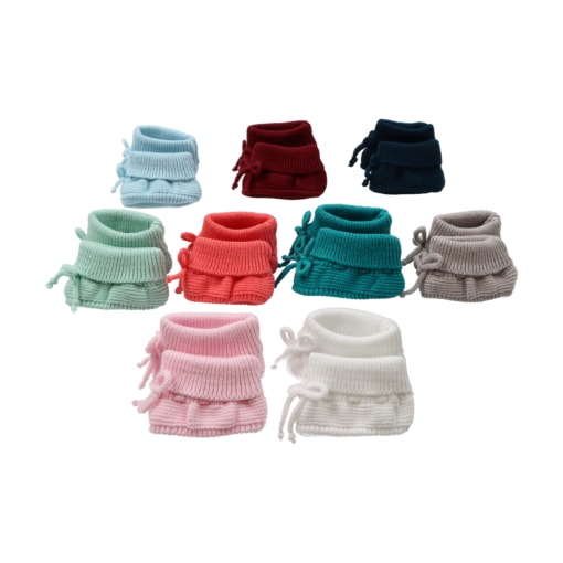 Nove variações do sapatinhos para bebé de tamanho único apropriado para recém-nascido, são feitos em malha 100% algodão e têm um cordão para poder ajustar ao pé do bebé e são muito suaves ao toque.