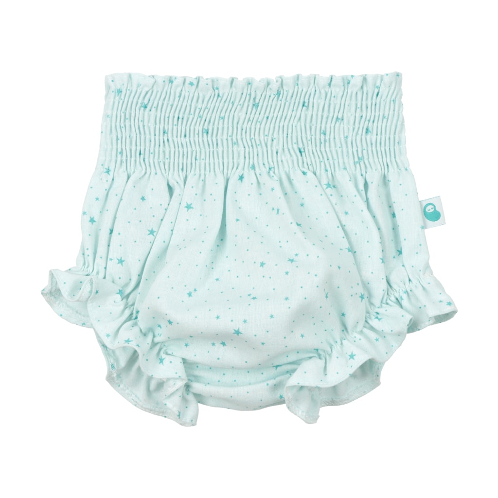 Vista de frente do tapa fraldas de bebé azul claro com estrelas azul turquesa. Texto de destaques: unisexo, 100% algodão, elástico na cintura, elástico nas pernas.