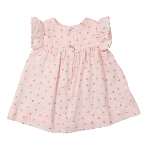Vista de costas de vestido de bebé rosa com estampado em flores. Tem manga curta com folhos e é feito em tecido100% algodão orgânico.