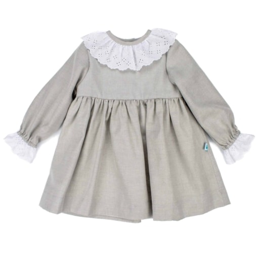 Vestido para bebé cinzento com a gola em tecido branco.