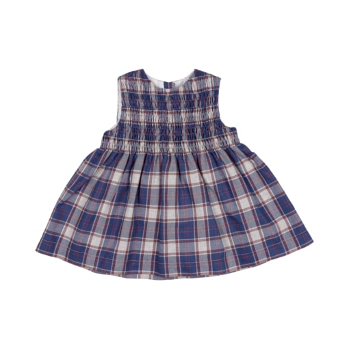 Vestido de bebé feito em tecido xadrez azul e franzido na saia.