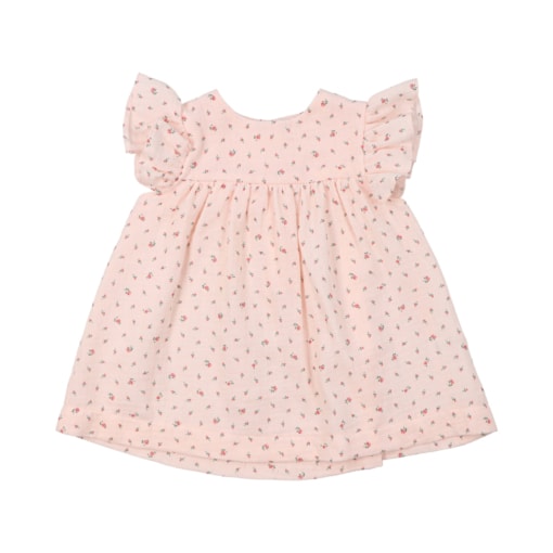 Vista de costas de um vestido para menina bebé feito em tecido de algodão rosa com um padrão de flores. Tem folhos nas alças.
